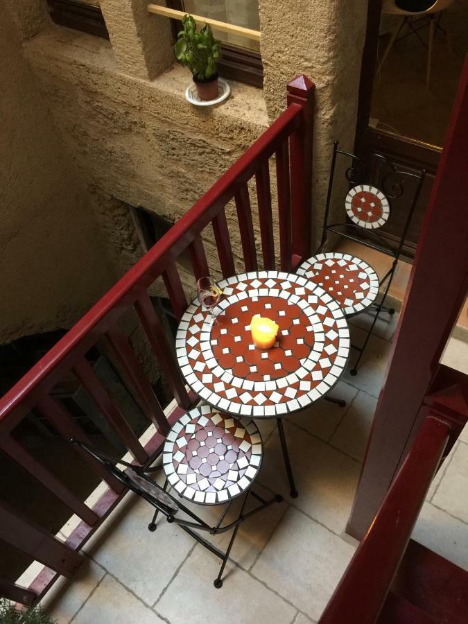 La Porte Rouge 뻬제나 외부 사진